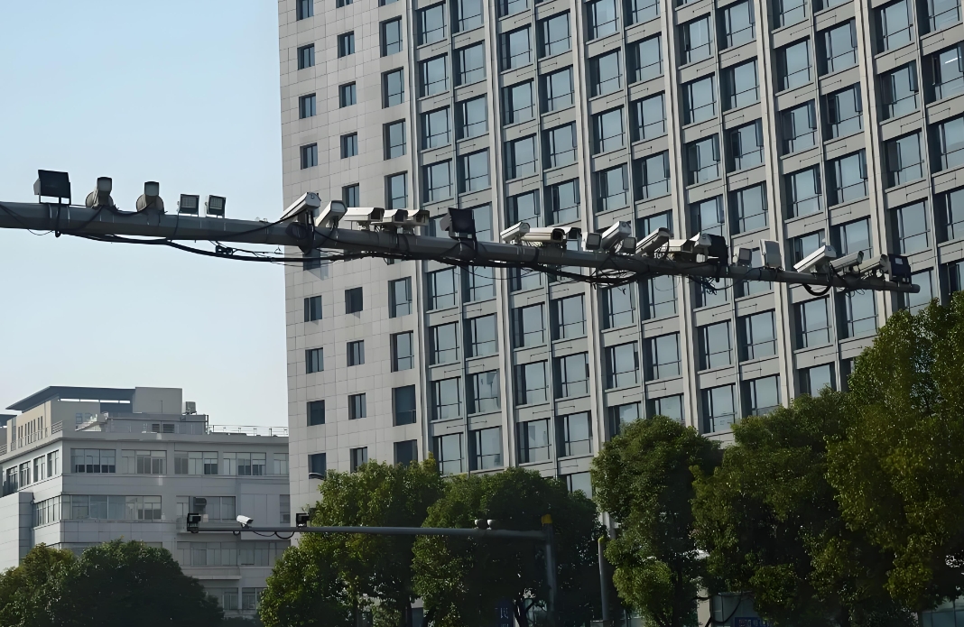 道路标识配套科普：标志牌杆与标志标牌搭配知识